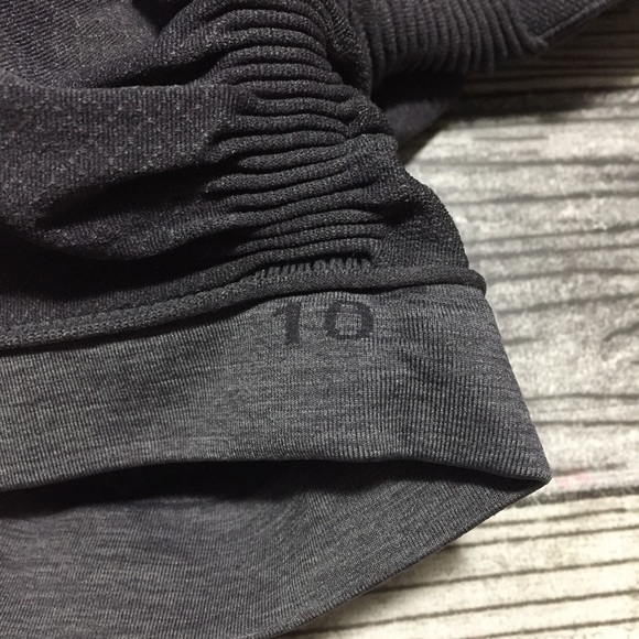 Lululemon Crop Leggings Women’s 10 (Inseam 16) Gray Ruffled Side Stretch. - Picture 7 of 9